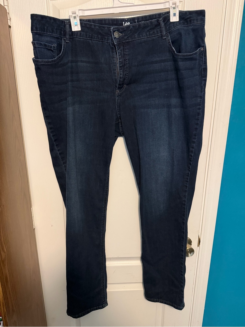 Lee Women's Straight Leg Jeans in Deep Blue Wash